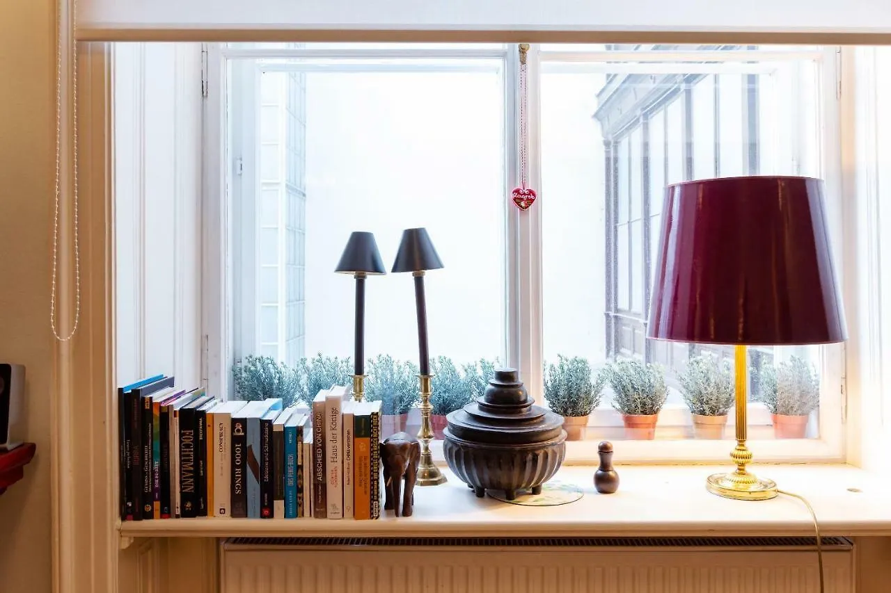 فيينا Apartment Schottenring 0*,  النمسا